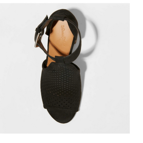 NWT Laser Cut Heeled Pump Sandals-7 - Picture 3 of 3